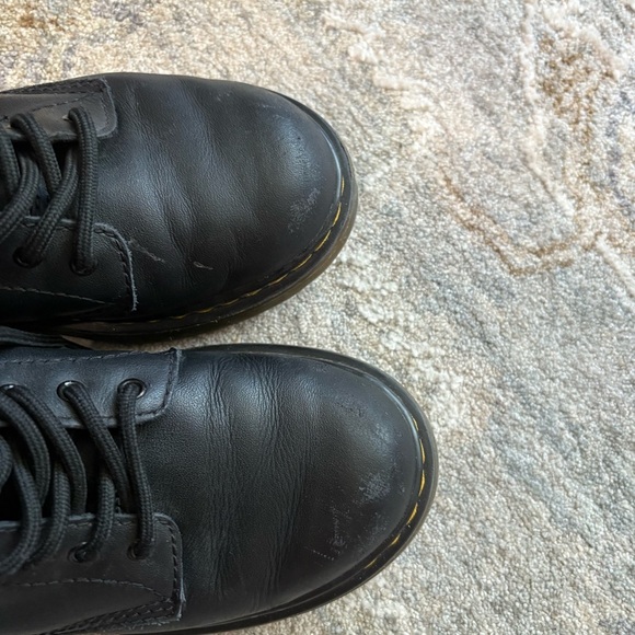 Dr. Martens Black Boots Kids 3 - Picture 2 of 4